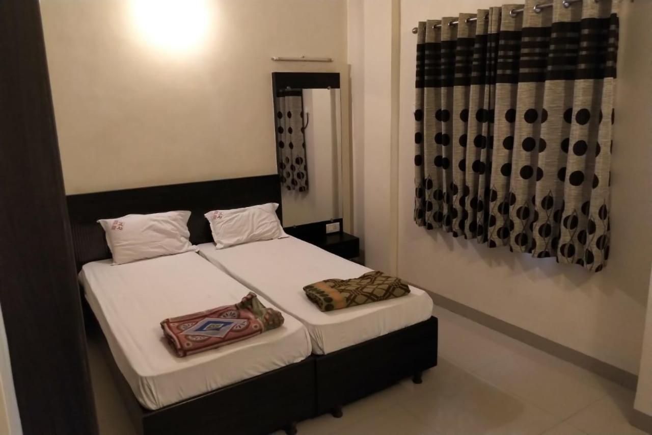 Hotel Rose Lodge Pune Ngoại thất bức ảnh