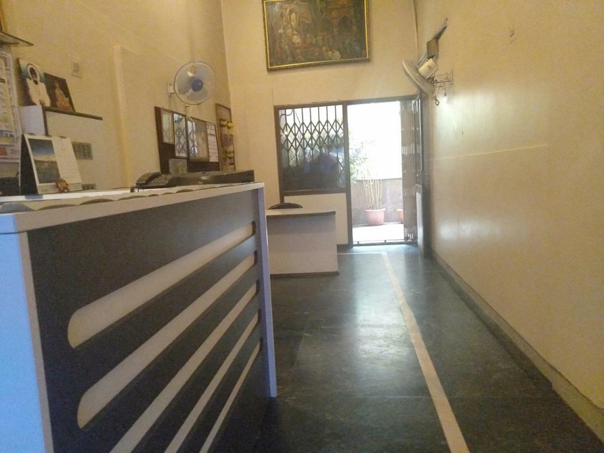 Hotel Rose Lodge Pune Ngoại thất bức ảnh
